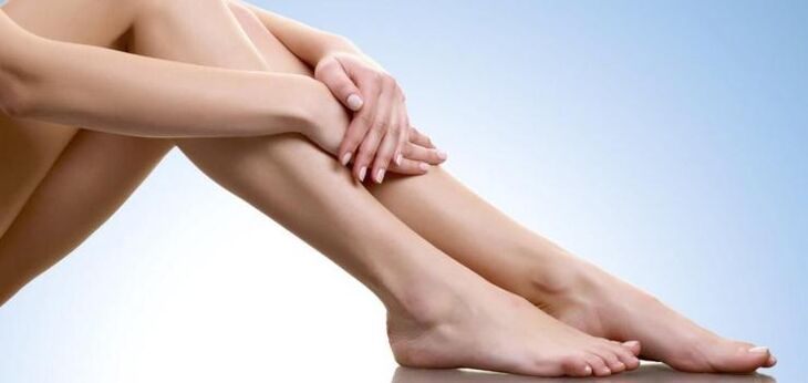 Здрави женски крака